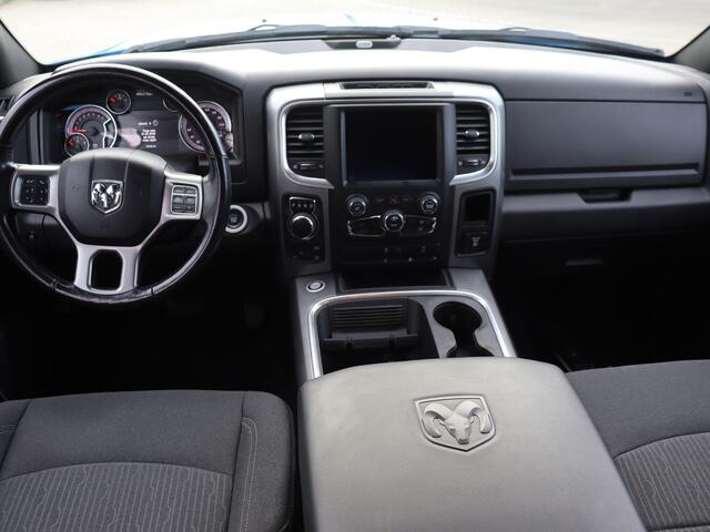 Dodge 1500 RAM SLT WARLOCK 4WD | Trekhaak | Parkeerhulp | Camera | Verwarming | Zeer nette auto!