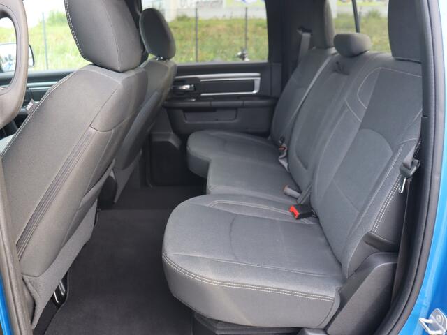 Dodge 1500 RAM SLT WARLOCK 4WD | Trekhaak | Parkeerhulp | Camera | Verwarming | Zeer nette auto!