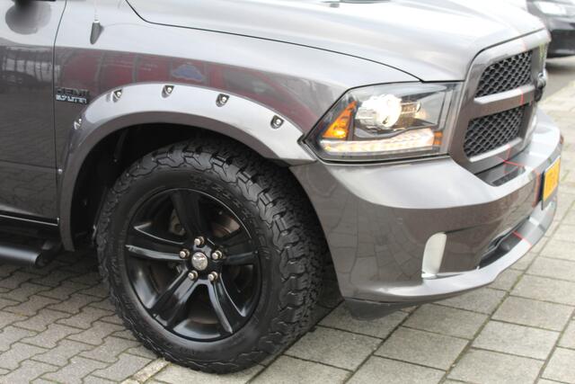 Dodge 1500 Ram 5.7 V8 HEMI 400PK SPORT Pano Bushwacker 14''Screen Leder Keyless Stoel verw/koel
