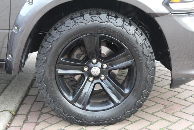 Dodge 1500 Ram 5.7 V8 HEMI 400PK SPORT Pano Bushwacker 14''Screen Leder Keyless Stoel verw/koel