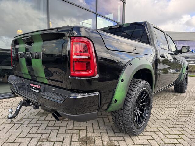 Dodge 1500 Ram Limited HULK Edition | 3 jaar garantie | Pano | Harman Kardon | 22" | Flares | Passenger screen