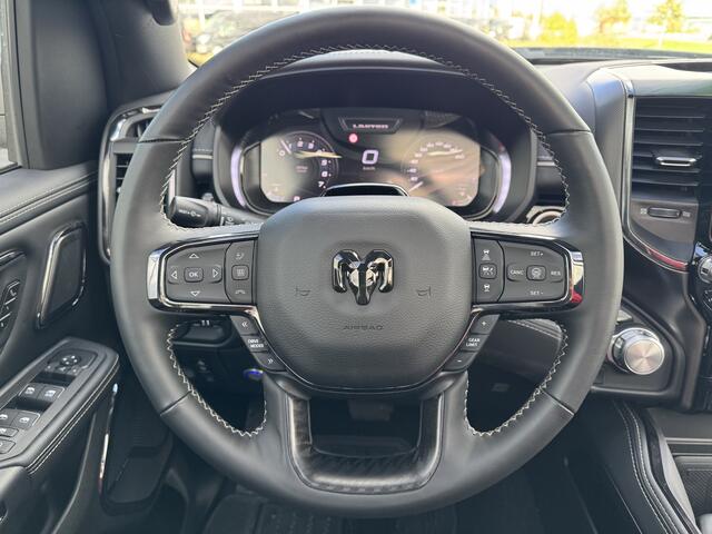 Dodge 1500 Ram Limited HULK Edition | 3 jaar garantie | Pano | Harman Kardon | 22" | Flares | Passenger screen