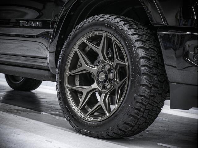 Dodge 1500 Ram Crew Cab Limited Night Custom built! | 5.7L V8 Hemi | Custom uitlaat