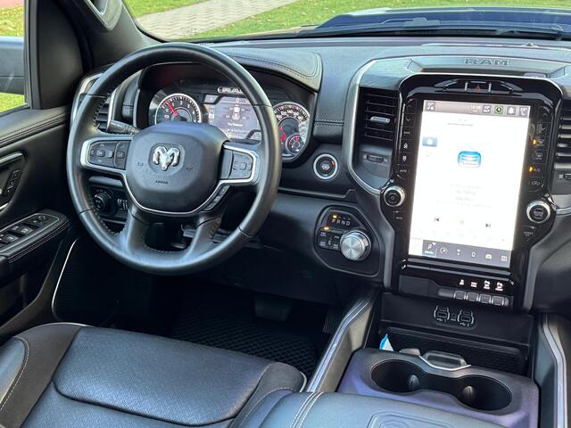 Dodge 1500 RAM 5.7 V8 4x4 Laramie Night 22inch / PANO / LPG / NL-AUTO