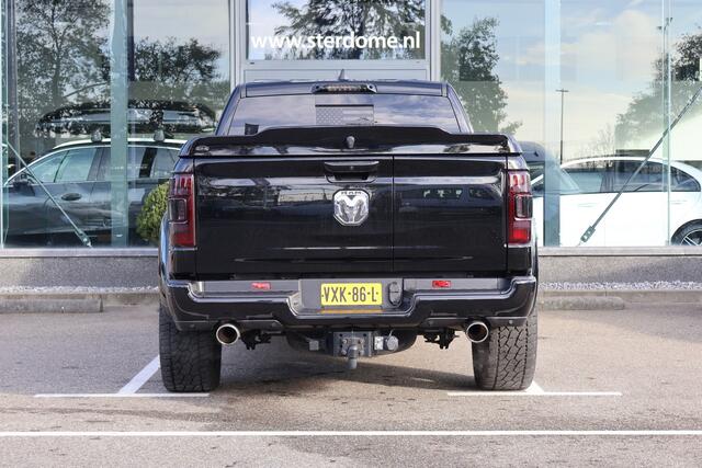 Dodge 1500 RAM 5.7 V8 4x4 l Crew Cab Limited 10th anniversary l LPG l Panoramadak l Head- Up l Trekhaak l LED l 360 Camera l Harman Kardon l Stoelverwarming I V + A I Wegklapbare treeplanken l Airco l Verwarmd stuurwiel Lederen bekleding I Zeer compleet! I