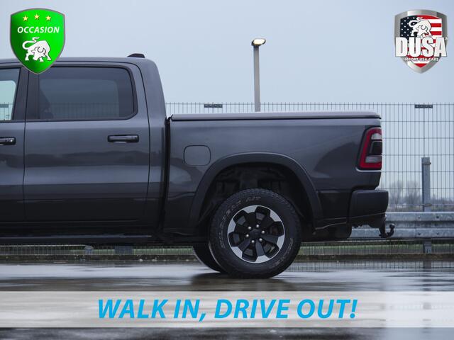 Dodge 1500 RAM Rebel | 5.7 V8 | 4x4 | Crew Cab Panoramadak | Niveau regeling / luchtvering | Deksel Nieuw binnen!
