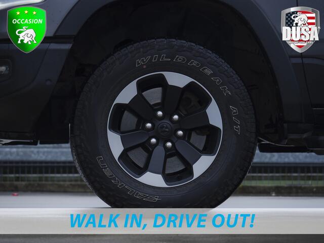 Dodge 1500 RAM Rebel | 5.7 V8 | 4x4 | Crew Cab Panoramadak | Niveau regeling / luchtvering | Deksel Nieuw binnen!