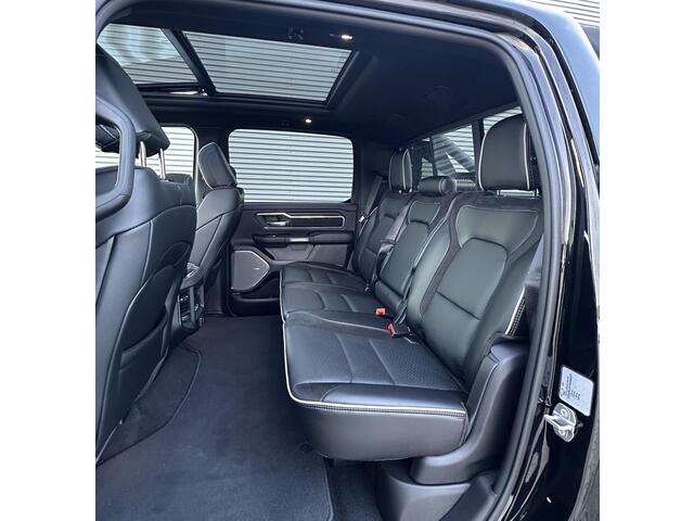 Dodge 1500 Ram 3.0 V6 4x4 Crew Cab Laramie night AANBIEDING, eindejaarsaanbieding