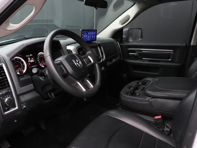 Dodge 1500 Ram 5.7 V8 4x4 Quad Cab 6'4 Sport | LAGE BIJTELLING !!! | CAMERA | PANO-DAK | TREKHAAK | LEDER |