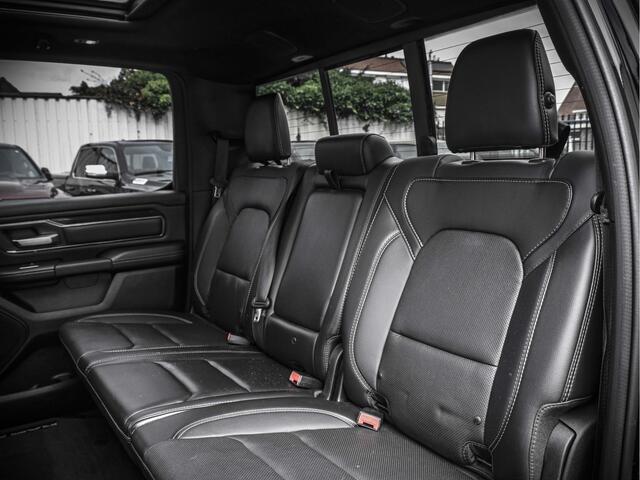 Dodge 1500 Ram Sport Night | Luchtvering | 5.7L HEMI V8 4x4 Crew Cab