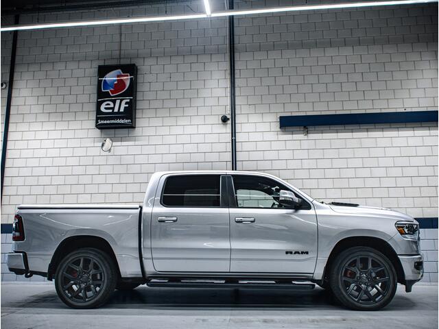 Dodge 1500 Ram Sport Night | Panoramadak | 5.7L HEMI V8 4x4 Crew Cab