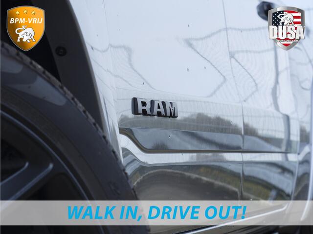 Dodge 1500 RAM | Laramie | Night | 3.0L I6 Hurricane | Crew Cab | 4X4 | | BPM-VRIJ | Niveau regeling | Passenger Display | Getoonde accessoires zijn verkrijgbaar tegen meerprijs