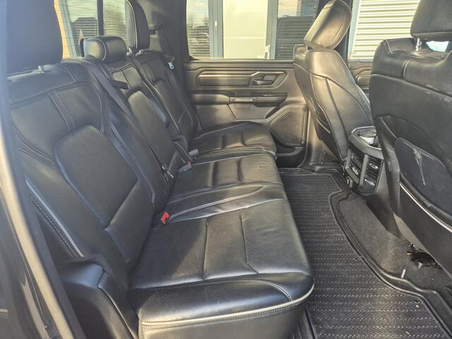 Dodge 1500 Ram 5.7 V8 4x4 Crew Cab Limited MARGE| KOPPAKKING DEFECT| luchtvering groot navi 3500kg trekhaak