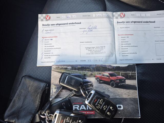 Dodge 1500 Ram 5.7 V8 4x4 Crew Cab Limited MARGE| KOPPAKKING DEFECT| luchtvering groot navi 3500kg trekhaak