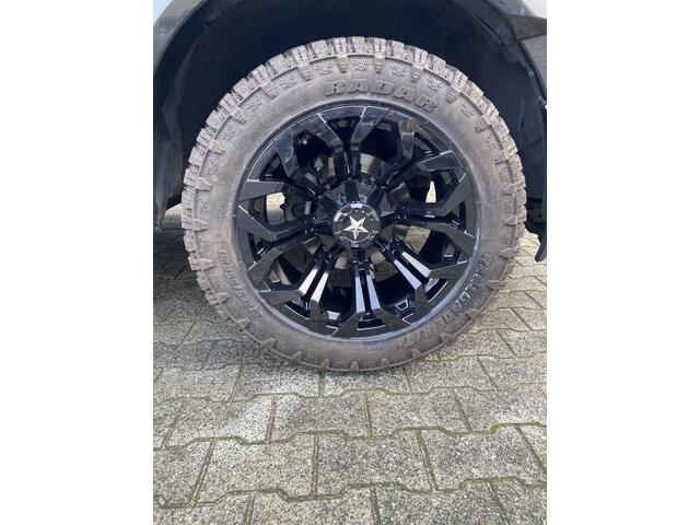 Dodge 1500 Ram 5.7 V8 4x4 Black 2020