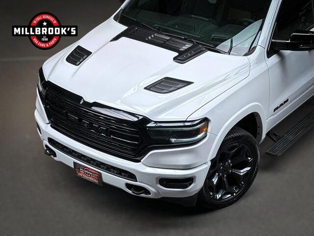 Dodge 1500 Ram 5.7 V8 Limited Night Rambox BPM VRIJ, LPG, Panoramadak, Head Up Display,