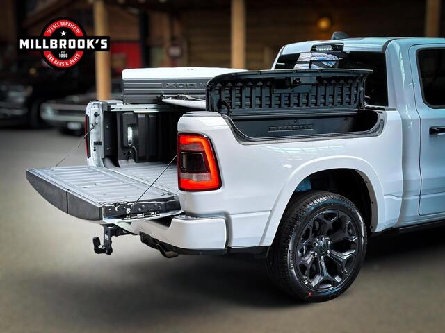 Dodge 1500 Ram 5.7 V8 Limited Night Rambox BPM VRIJ, LPG, Panoramadak, Head Up Display,