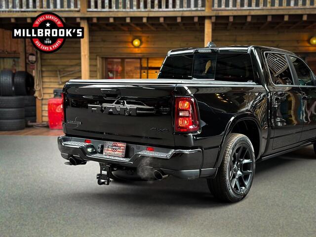 Dodge 1500 Ram 3.0 Hurricane Premium Laramie Night, BPM VRIJ, bomvol, luchtvering, passenger display, panoramadak