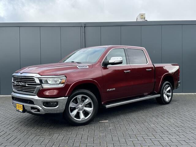 Dodge 1500 RAM 5.7 V8 LARAMIE / LPG / TREKHAAK 3.5T / ADAPTIVE CRUISE / CAMERA / PANO / 12 INCH SCREEN / DELMONICO RED
