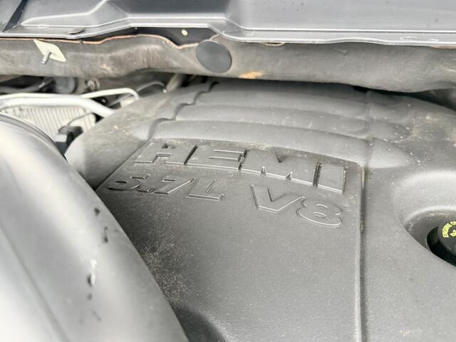 Dodge 1500 RAM 5.7 HEMI V8 4x4 CC SPORT PANO 2018