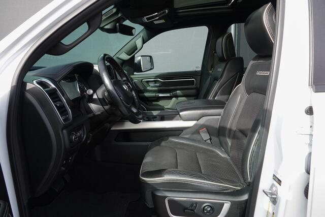 Dodge 1500 Ram 5.7 V8 401Pk 4x4 Crew Cab | Laramie | 360° Camera | Panoramadak | Treeplanken | Trekhaak | 22'' | Ivory White