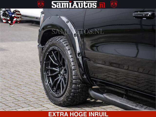 Dodge 1500 Ram HULK | 5.7 V8 | STRIPING | LUCHT VERING | LARAMIE SPORT BLACK ON BLACK | MEGA DIK | CREW CAB DUBBELE CABINE | 5 PERSOONS | DC | DIKKE WILEN | WIDE BODY |
