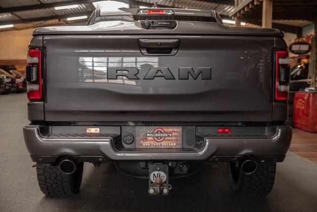 Dodge 1500 Ram 5.7 V8 4x4 Crew Cab Limited | pano | Carplay | Fuel velgen |