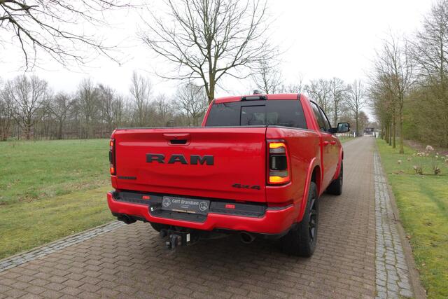 Dodge 1500 Ram 5.7 V8 4x4 Crew Cab Laramie | Harman Kardon | Luchtvering | 360° Camera | Panoramadak | Head Up | Adaptive Cruise |