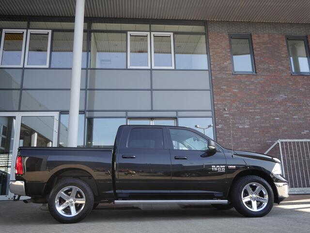 Dodge 1500 Ram 5.7 V8 4x4 Crew Cab 5'7 Sport | Dubbele cabine | 3500KG Trekgewicht | Camera voor en achter | Sidesteps | Climate control | Trekhaak | Navigatie | Stoel en stuurverwarming