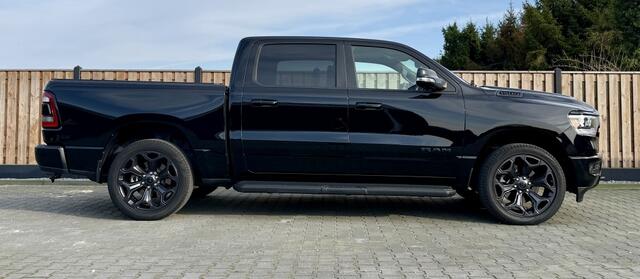 Dodge 1500 RAM 5.7 HEMI V8 4x4 NIGHT EDITION LPG
