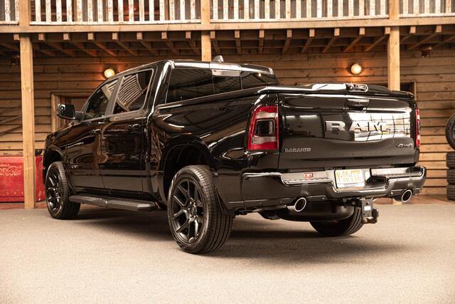 Dodge 1500 Ram 5.7 V8 4x4 Crew Cab Laramie | flitsers | luchtvering | pano |