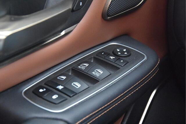 Dodge 1500 Ram 5.7 V8 4x4 Crew Cab Longhorn