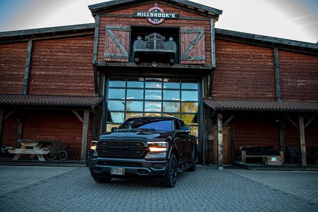 Dodge 1500 Ram 5.7 V8 Laramie night | 1900 km rij bereik | | 1e eigenaar | org nl |