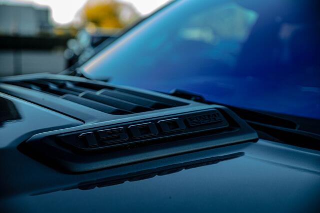 Dodge 1500 Ram 5.7 V8 Laramie night | 1900 km rij bereik | | 1e eigenaar | org nl |