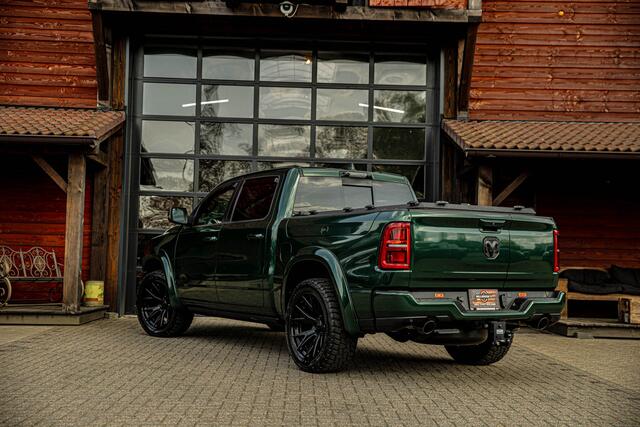 Dodge 1500 Ram Limited H/O Hurricane 540 PK Serrano Green Metallic BPM VRIJ Rambox, Massagestoelen, Harman/Kardon, Pasanger display, Head-Up