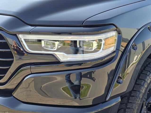 Dodge 1500 RAM LONGHORN NIGHT EDITION 4X4 CREW CAB. 5,7LTR V8 AUT. MARGE!!!