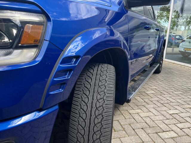 Dodge 1500 Ram 5.7 V8 4x4 Crew Cab Laramie Sport / Camera / Led / Leer / Clima /Stoel-stuur verwarming / Groot media