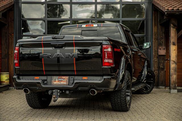 Dodge 1500 Ram 5.7 V8 4x4 Crew Cab Laramie sport | Pano | Stoelverwarming | XD velgen |