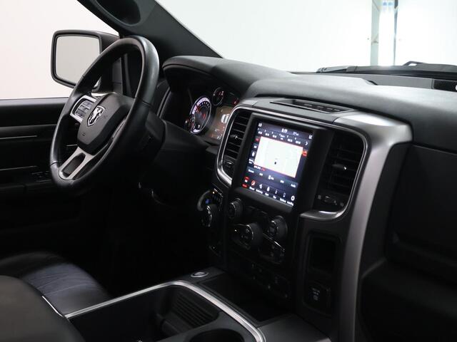Dodge 1500 Ram 5.7 V8 | 4x4 | Crew Cab | Prins LPG | Huifopbouw | Navigatie | Parkeercamera | Open uitlaatsysteem | Trekhaak | LM Velgen | Lederen bekleding | Alpine Sound |