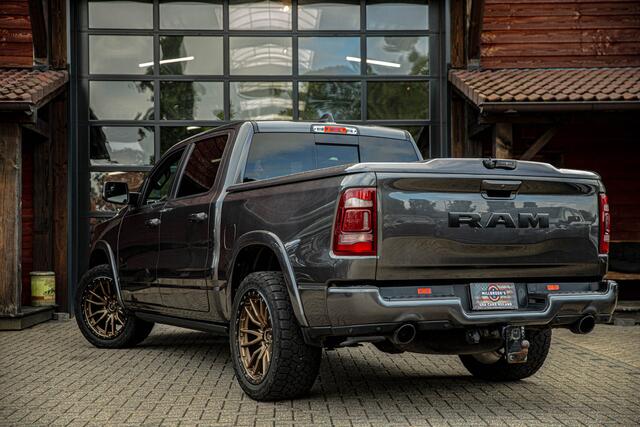 Dodge 1500 Ram 5.7 V8 4x4 Crew Cab 5'7 Laramie Level 2 | luchtvering | panoramadak |