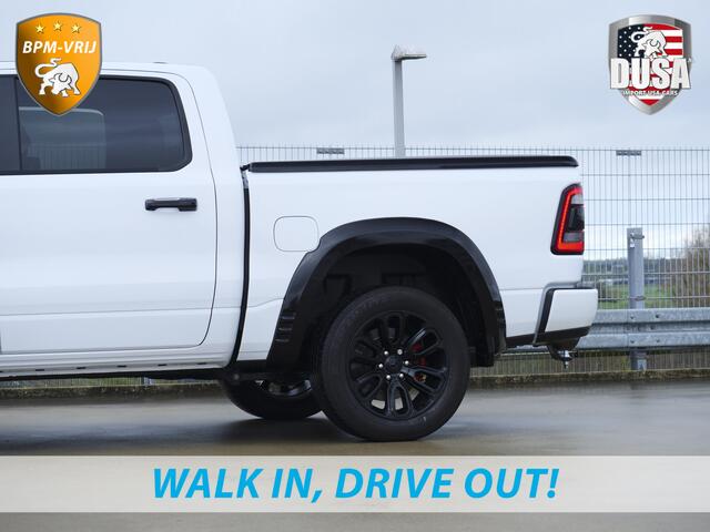 Dodge 1500 RAM | Limited | 5.7 V8 | HEMI | Night Edition | Panorama dak | Luchtvering | BPM-VRIJ | Bright white Getoonde accessoires zijn verkrijgbaar tegen meerprijs