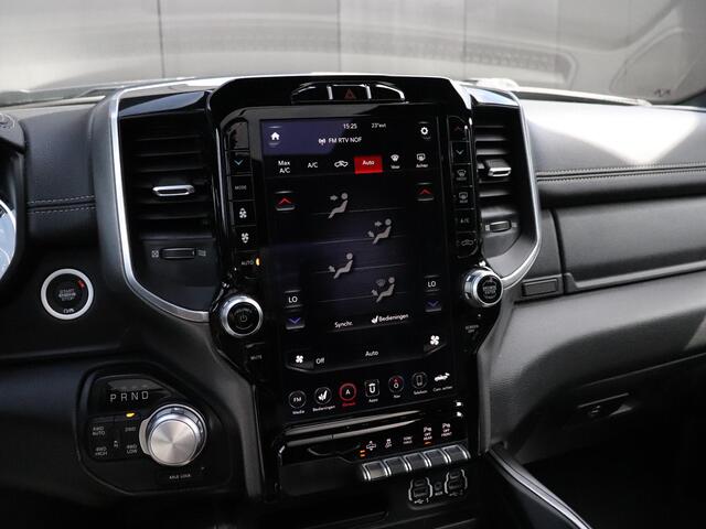 Dodge 1500 Ram 5.7 V8 4x4 Crew Cab Laramie | LEDER | MEMORY | PANO-DAK | HEAD-UP | LUCHTVERING | TREKHAAK | H&K | STOELVERK. | CAMERA | NAVI | CRUISE |
