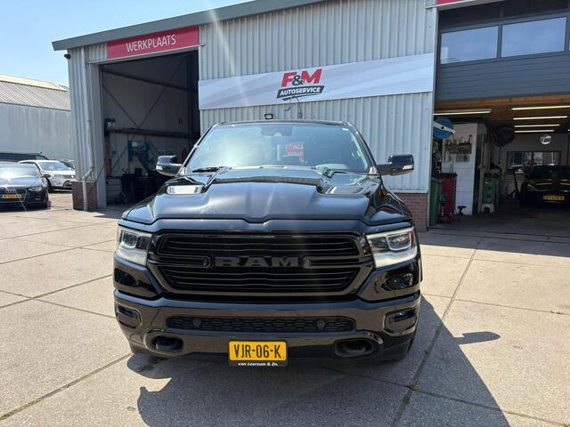 Dodge 1500 Ram 5.7 V8 4x4 Crew Cab Laramie Clima, cruise, trekhaak, treeplanken