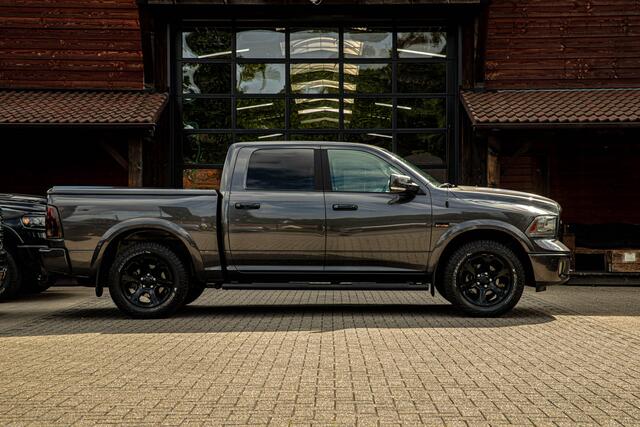 Dodge 1500 Ram classic 5.7 V8 Laramie zonder btw | !! Marge !! | luchtvering | 2500 km rijbereik | Stoel verkoeling |