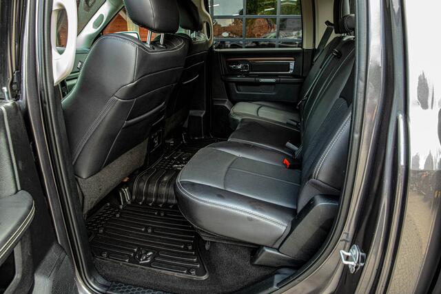 Dodge 1500 Ram classic 5.7 V8 Laramie zonder btw | !! Marge !! | luchtvering | 2500 km rijbereik | Stoel verkoeling |