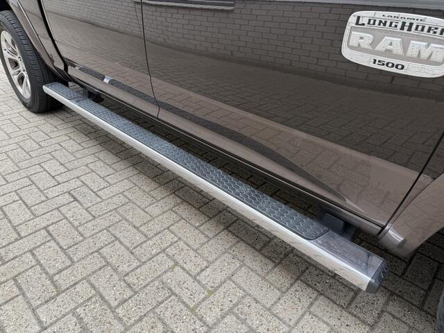 Dodge 1500 Ram 5.7 V8 4x4 Crew Cab 5'7 Longhorn Laramie / vaste prijs rijklaar ¤ 24.950 marge / euro 6 / lease vanaf ¤ 407 / luchtvering / bedslide / trekhaak 3500 kg / goed onderhouden !