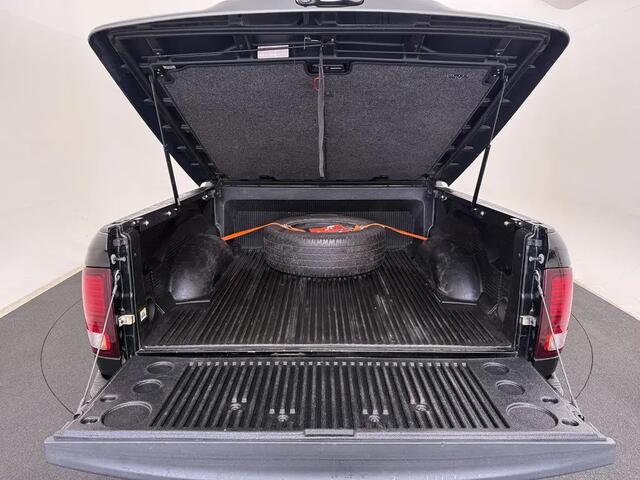 Dodge 1500 Ram 5.7 V8 4x4 Quad Cab 6'4 Sport 1500 5.7 HEMI V8 4x4 Quad Cab 6'4 Sport | LPG | Schuif/kanteldak | Winterpakket 06-2018 193.725 KM