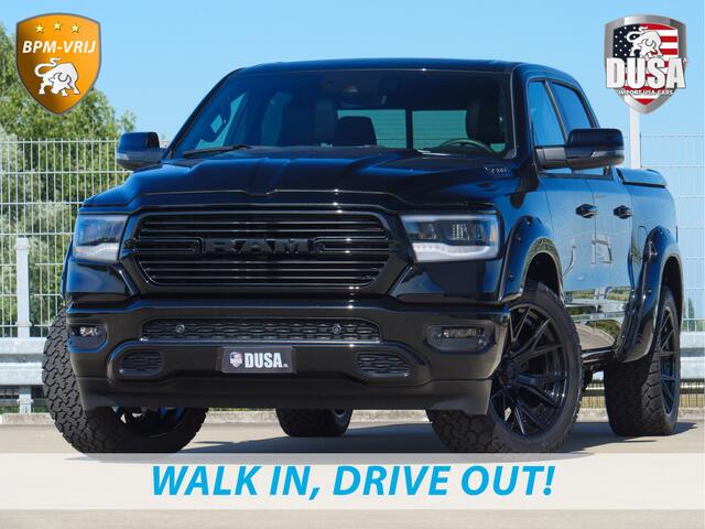 Dodge 1500 RAM | Laramie Sport | 5.7 V8 | HEMI | 4x4 | Crew Cab Panoramadak | Leder | Uconnect touchscreen | Getoonde accessoires zijn verkrijgbaar tegen meerprijs