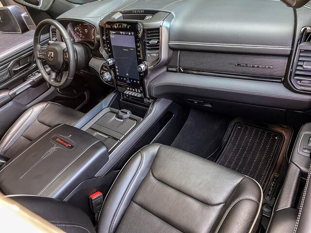 Dodge 1500 RAM 5.7 V8 Hemi eTorque 402PK Limited | FULL OPTIONS | PANO | HEAD-UP | LUCHTVERING | 4PLAY | FENDER FLARES |