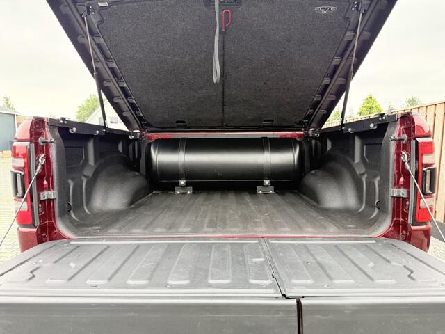 Dodge 1500 RAM 5.7 V8 4x4 HEMI LIMITED HARMAN/KARDON LPG 300L